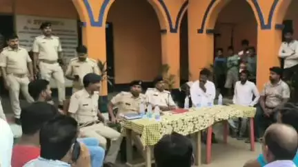 गायघाट: रामनगर में मुहर्रम पर्व को लेकर पुलिस ने थाना क्षेत्रों के कार्यकर्ताओं संग बैठक की, लिए महत्वपूर्ण निर्णय