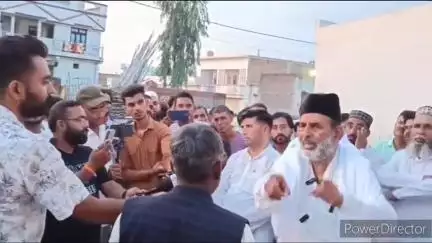 किच्छा: सिरौली में वाल्मीकि समाज और मुस्लिम समाज के बीच सफाई कार्य शुरू करने के लिए की गई बैठक