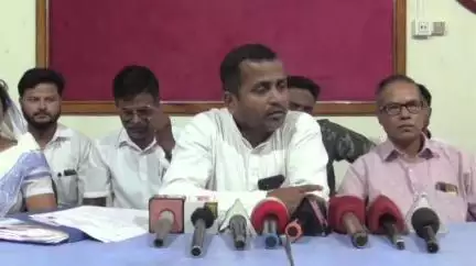 মঙলদৈ ভাগ: মঙলদৈ প্ৰেছ ক্লাবত ৰাইজৰ দলৰ সংবাদমেল,
গৰুখুটিৰ পৰা উচ্ছেদিত লোক সকলক সংস্থাপনৰ উচিত ব্যৱস্থা নকৰাৰ অভিযোগ