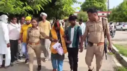 सैदपुर: मंदिर में हिंदू युवती से मुस्लिम युवक ने की शादी, तहसील में हिंदू संगठनों ने पकड़ा, पिता ने दी लव जिहाद की तहरीर