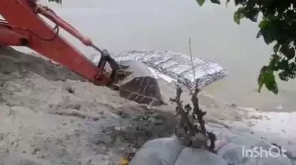 पटोरी: पटोरी अनुमंडल क्षेत्र में गंगा नदी के तटबंध की मरम्मत का कार्य शुरू