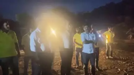 झालरापाटन: जिला कलेक्टर ने गागरोन स्थित आहू नदी की पुलिया का किया निरीक्षण