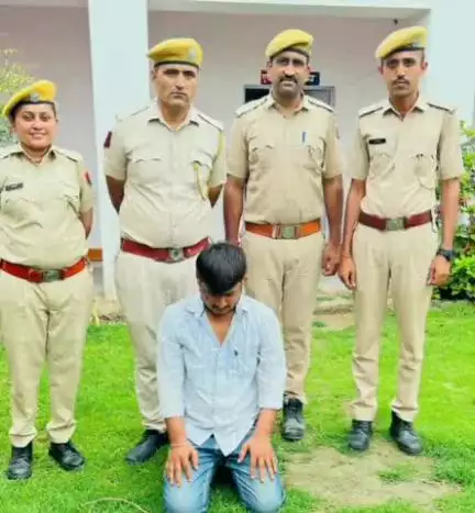 बाड़मेर: डीएसटी व पुलिस थाना सदर ने 2 प्रकरणों में 138 बीयर, 106 पव्वे अंग्रेजी व 14 पव्वे देशी शराब बरामद, 2 आरोपी गिरफ्तार