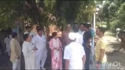 मीरगंज: प्रशासन की पहल से सुलझा मोहर्रम जुलूस का विवाद, गांव चुरई दलपतपुर में कायम हुआ सौंहार्द का माहौल