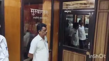 रत्नागिरी: उबाठाच्या पदाधिकाऱ्याची रत्नागिरी पालिकेच्या सफाई कामगाराला मारहाण ; कामबंद आंदोलनाच्या ईशाऱ्यानंतर लेखी माफीनामा