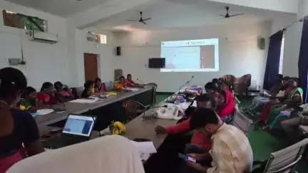 सतबरवा: सतबरवा प्रखंड सभागार में बीएलओ का एक दिवसीय प्रशिक्षण शिविर संपन्न