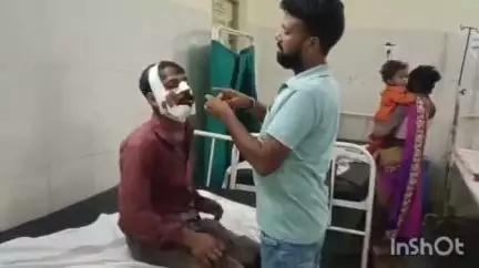 शाहपुर: निशाना जोड़ पर खड़ी कार से बाइक टकराई, बाइक सवार युवक और 5 साल की बालिका घायल