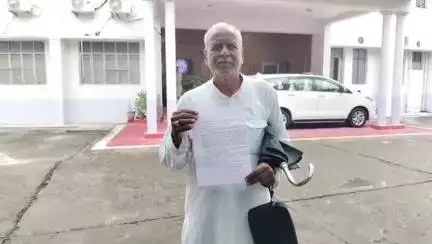 महोबा: सलैया खालसा में तालाब खुदाई में अनियमितता और अतिक्रमण का आरोप, ग्रामीण ने डीएम से जांच की मांग की