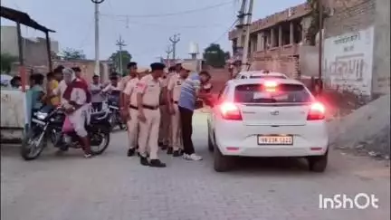फतेहाबाद: बाज़ारों और चौराहों पर फतेहाबाद पुलिस ने की पैदल गश्त, लोगों से की बातचीत