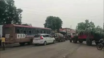 दिंडोरी: दिंडोरी शहराची वाहतूक कोंडीचा प्रश्न लवकरच निकाली काढणार खासदार भास्कर भगरे यांची वनी येथे पत्रकार परिषद