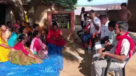 कोईलवर: कोईलवर में रेलवे विभाग द्वारा अतिक्रमण के खिलाफ गौरैया घाट मुहल्ले में माले की महा बैठक आयोजित