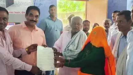 बसवा: पीचूपाड़ा खुर्द में अंत्योदय संबल पखवाड़ा शिविर में विधायक ने बांटे पट्टे, जल निकासी समस्या का समाधान करने के दिए निर्देश