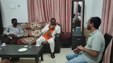 ବରଗଡ: ପିଡବ୍ଲ୍ୟୁଡି ଆଇବି ଠାରେ ସହରର ଡ୍ରେନେଜ ବ୍ୟବସ୍ଥାକୁ ନେଇ ପୌର ପରିଷଦ କାର୍ଯ୍ୟନିର୍ବାହୀ ଅଧିକାରୀଙ୍କ ସହ ଆଲୋଚନା କଲେ ବରଗଡ଼ ବିଧାୟକ