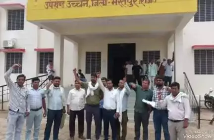उच्चैन: उच्चैन् क्षेत्र के पटवार संघ के बैनर तले दिया गया ज्ञापन