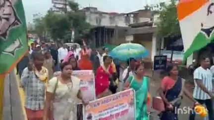 बकावंड: बस्तर विधानसभा में जल संकट को लेकर बस्तर विधायक लखेश्वर बघेल ने पीएचई कार्यालय के सामने किया धरना प्रदर्शन