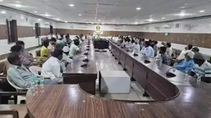 ગીરસોમનાથ જીલ્લા એસપી ના અધ્યક્ષ સ્થાને આગામી મહોરમના તહેવાર સબબ ઇણાજ કચેરીએ શાંતી સલામતીની મિટીંગ યોજાઈ.