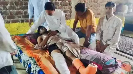 खुजनेर: पूर्व विधायक हेमराज कल्पोनी समेली गांव पहुंचे, लोगों से की मुलाकात