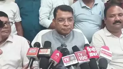 रुद्रपुर: उत्तराखंड के मुख्यमंत्री पुष्कर सिंह धामी ने बंगाली समाज के बच्चों की उच्च शिक्षा के लिए राहत कोष बनाया