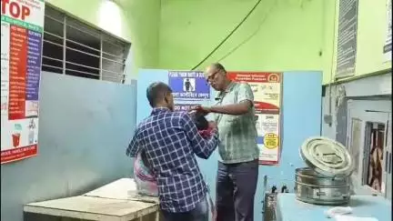 মন্তেশ্বর: বৌমার হাতে মার খেলো শাশুড়ি!! এক ছেলে দাঁড়িয়ে দেখলো, আর এক ছেলে নিয়ে এলো মন্তেশ্বর হাসপাতালে