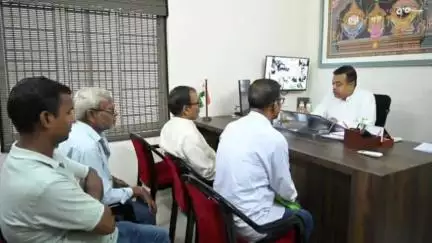 ପୁରୀ ମ୍ୟୁନିସିପାଲଟି: ପୁରୀ ସଂସଦୀୟ କାର୍ଯ୍ୟାଳୟରେ ବିଭିନ୍ନ ପଞ୍ଚାୟତ ରୁ ଆସିଥିବା ସମସ୍ୟା ଉପରେ ଆଲୋଚନା କଲେ ସାଂସଦ