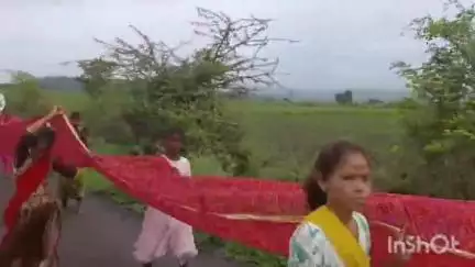 भीमपुर: दामजीपुरा में मां ताप्ती जन्मोत्सव पर निकली चुनरी यात्रा, बड़ी संख्या में श्रद्धालु हुए शामिल, ताप्ती को अर्पित की चुनरी