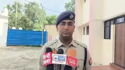 आज़मगढ़: रौनापार थाना क्षेत्र में दो पटीदारों के बीच मारपीट का वीडियो वायरल, पुलिस ने मुकदमा दर्ज कर कार्रवाई शुरू की