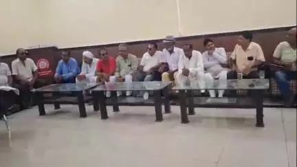 सूरतगढ़: अमृत भारत स्टेशन में खामियों के खिलाफ सूरतगढ़ की रेल विकास संघर्ष समिति ने किया विरोध, एडीआरएम को दी चेतावनी