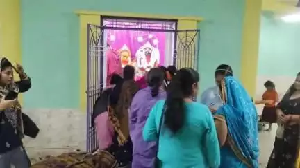 ରାୟଗଡା: ପଦ୍ମପୁର ସନ୍ଧ୍ୟା ଆଳତି ଦର୍ଶନ ସକାଶେ ଶ୍ରୀ ଗୁଣ୍ଡିଚା ମନ୍ଦିର ରେ ଅନେକ ଭକ୍ତ ଙ୍କ ସମାଗମ, ରଥ କୁ ଦକ୍ଷିଣ ମୋଡ କଲେ ମହାରଣା ସେବାୟତ