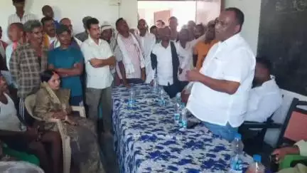 फतेहपुर: फतेहपुर प्रखंड क्षेत्र में विधायक ने किया दौरा, लोगों की सुनीं समस्याएं