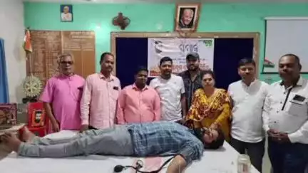 କେନ୍ଦୁଝର ସହର: ଉତ୍କଳମଣି ପଣ୍ଡିତ ଗୋପବନ୍ଧୁ ଦାସଙ୍କ ୯୭ତମ ପୁଣ୍ୟ
ଶ୍ରାଦ୍ଧୋତ୍ସବ ଅବସରରେ ସମାଜ ପରିବାର କେନ୍ଦୁଝର ଠାରେ ଅନୁଷ୍ଠିତ ସ୍ବେଚ୍ଛାକୃତ ରକ୍ତଦାନ