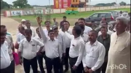 कोतमा: बिजुरी में अधिवक्ताओं ने अपनी मांगों को लेकर किया विरोध प्रदर्शन