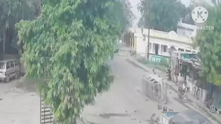 जावद: ग्राम खोर में तेज रफ्तार ओमनी कार खाई में पलटी, सीसीटीवी वीडियो आया सामने