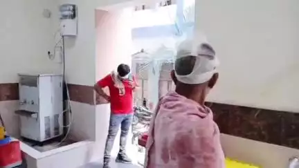 सिवान: शराब बेचने से रोकने पर दबंगों ने की पिटाई, दो लोग घायल, सदर अस्पताल में भर्ती