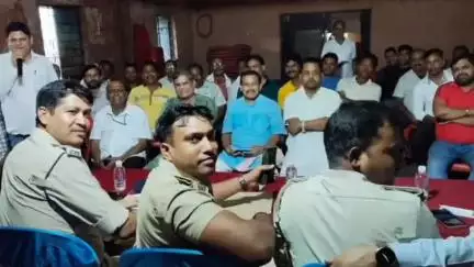बाघमारा/कतरास: कतरास थानेदार की अध्यक्षता में मोहर्रम को लेकर कतरास के सामुद्रिक भवन में शांति समिति की बैठक संपन्न