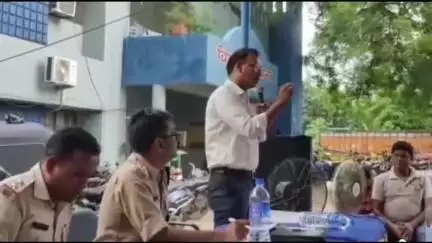निरसा/चिरकुंडा: चिरकुंडा थाना परिसर में मोहर्रम को लेकर थानेदार की अध्यक्षता में शांति समिति की बैठक
