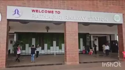 रत्नागिरी: कुवारबाव नजीक रेल्वेस्टेशन येथील एका हॉटेल समोर पार्क केलेल्या दुचाकीची झाली चोरी