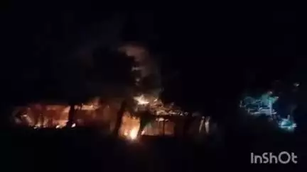 हिंगणघाट: शहरातील संत ज्ञानेश्वर वार्डातील शालगंडी परीसरातील दोन घरांना आग: आगीत मोठ्या प्रमाणात नुकसान