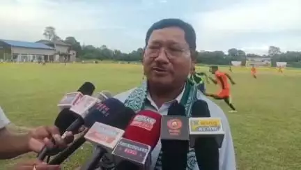 দাংতল ৰাজহ চক্ৰ: ৰৌমাৰিত জিলা ভিত্তিক বডোলেণ্ড চি ই এম কাপ ফুটবল প্ৰতিযোগিতা উপস্থিত চিদলীৰ বিধায়ক নিৰ্মল কুমাৰ ব্ৰহ্ম