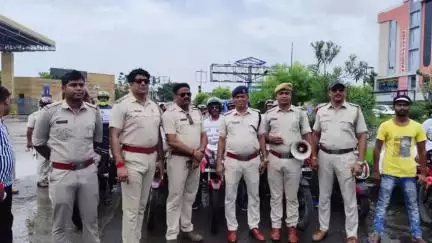 কল্যাণী: কল্যাণীতে পথ নিরাপত্তা সপ্তাহ পালন করা হলো রানাঘাট পুলিশেলার পক্ষ থেকে, উপস্থিত SDO