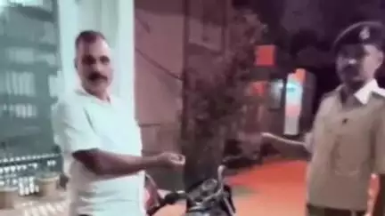 सोनबरसा: पुलिस ने रिटायर्ड हवलदार की चोरी हुई बाइक बरामद की