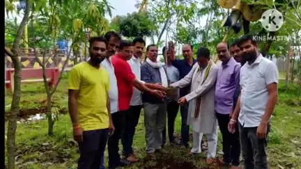 अमरवाड़ा: अमरवाड़ा के गरमेटा पर्वत पर 'मां के नाम' कार्यक्रम में पौधारोपण, सुरक्षा का संकल्प लिया गया