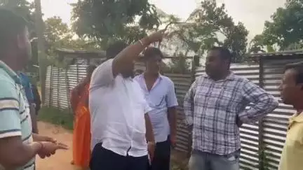 উদয়পুর: চন্দ্রপুর কলোনি এলাকায় বিভিন্ন সমস্যার সমাধানের লক্ষ্যে জায়গা পরিদর্শন করেন এলাকার বিধায়ক