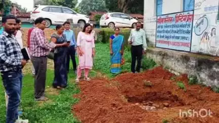 बलरामपुर: जिला पंचायत बलरामपुर की सीईओ ने अलग-अलग ग्राम पंचायतों का दौरा कर निर्माण कार्यों का किया निरीक्षण