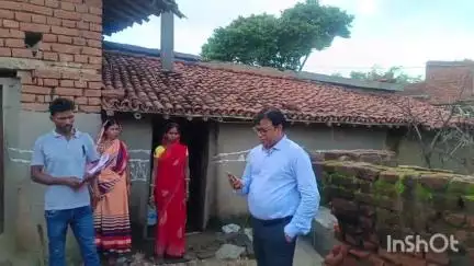 देवरी: अस्को: अबूआ, प्रधानमंत्री आवास योजना के योग्य लाभुकों की खोरीमहुआ एलआरडीसी ने घर-घर जाकर जांच की