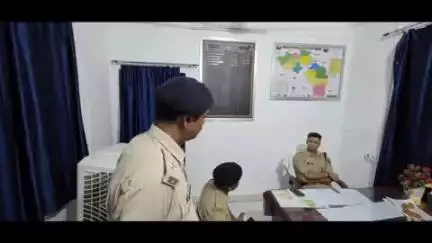 उचकागांव: एसपी अवधेश दीक्षित ने मीरगंज थाना में मुहर्रम की तैयारियों की समीक्षा की