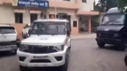 नगर: स्टेशन रोडवर रात्रीच्या वेळी संशयरित्या फिरणाऱ्यांना पकडले; कोतवाली पोलिस ठाण्यात गुन्हा