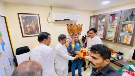 बदनापूर: भाजपचे नवनिर्वाचित प्रदेशाध्यक्ष रवींद्र चव्हाण यांचा प्रदेश कार्यालयात आमदार नारायण कुचे यांनी केला सत्कार