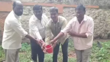 ವಿಜಯಪುರ: ನಗರದ ವಾರ್ತಾ ಮತ್ತು ಸಾರ್ವಜನಿಕ ಸಂಪರ್ಕ ಇಲಾಖೆ ಕಚೇರಿಯಲ್ಲಿ ಸಸಿ ನೆಡುವ ಕಾರ್ಯಕ್ರಮಕ್ಕೆ ಚಾಲನೆ