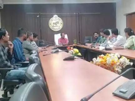 ଖରିଆର: ଜିଲ୍ଲାପାଳଙ୍କ ସମ୍ମିଳନୀ କକ୍ଷରେ ଉଠା ଜଳସେଚନ ବିଭାଗର ମାସିକ ସମୀକ୍ଷା ବୈଠକ ଅନୁଷ୍ଠିତ