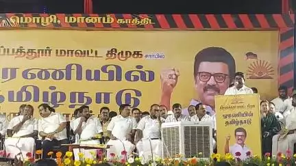 திருப்பத்தூர்: 200 தொகுதிகளை வென்று மீண்டும் திமுக ஆட்சி அமைக்கும்- சிவராஜ் லாட்ஜ் எதிரில் MLA தேவராஜ் பேச்சு